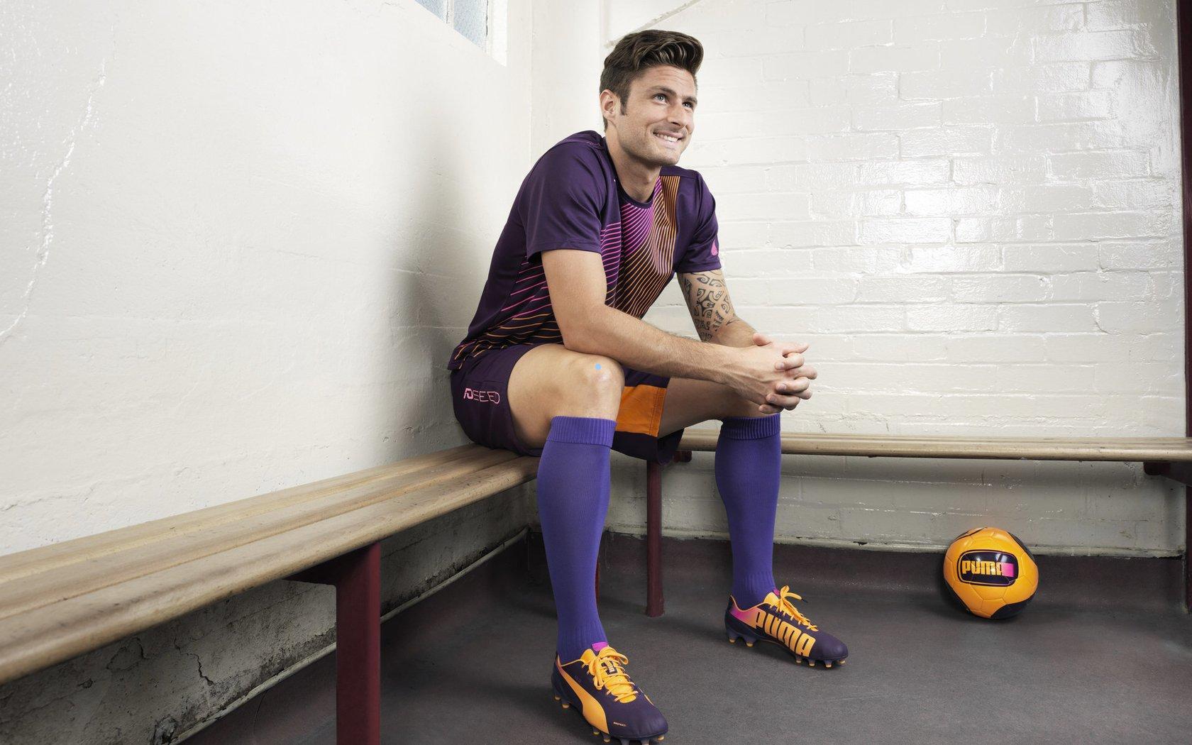 莱万妻子安娜独家专访，巴塞罗那新篇章，生活蜕变与家庭共鸣